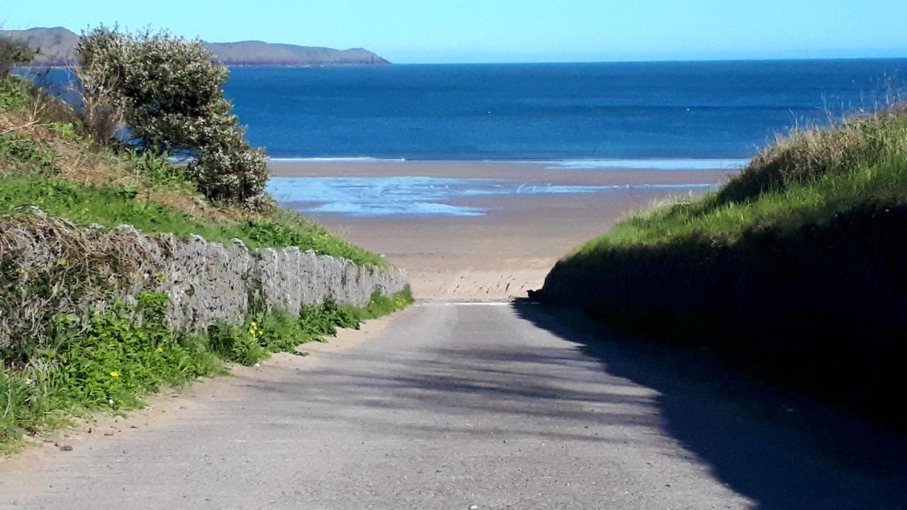 A Beach Holiday In Pembrokeshire エクステリア 写真